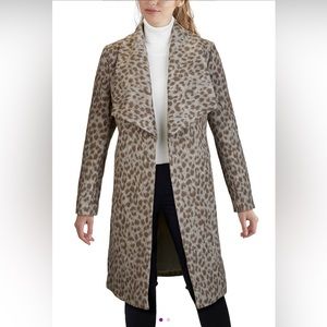 Cole Haan leopard coat in size 8 only worn maybe 2-x in brand new like condition